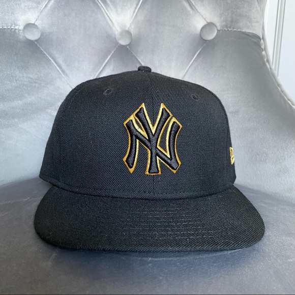 SOLDπNew Era NY Yankees Fitted Cap - Picture 1 of 6